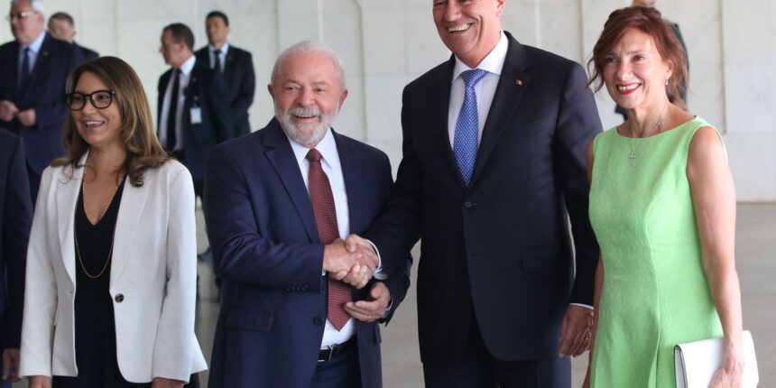 Lula quer ampliar relações com a Romênia na agricultura e defesa