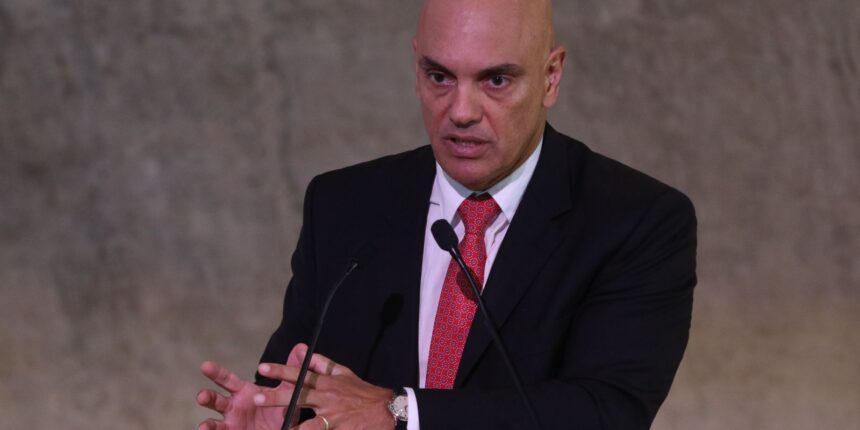 Moraes diz esperar que redes sociais adotem ações contra desinformação