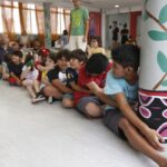 Crianças se divertem com brincadeiras tradicionais guarani