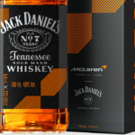 Garrafa da Jack Daniel's em parceria com a McLaren Racing chega ao Brasil