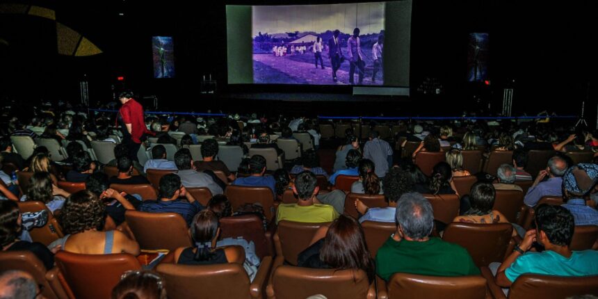 Mostra Internacional de Cinema exibe 360 filmes na capital paulista