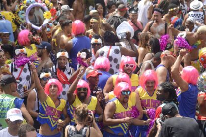 No Rio, carnavalescos debatem crescimento do carnaval de rua no país