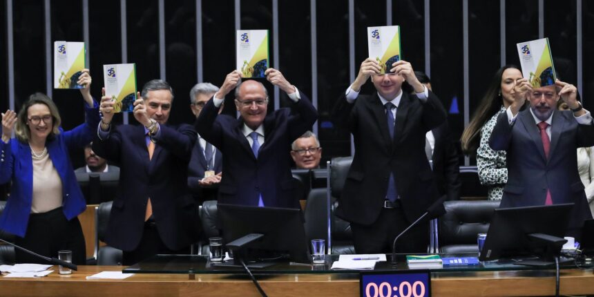 Representantes dos três poderes defendem harmonia institucional