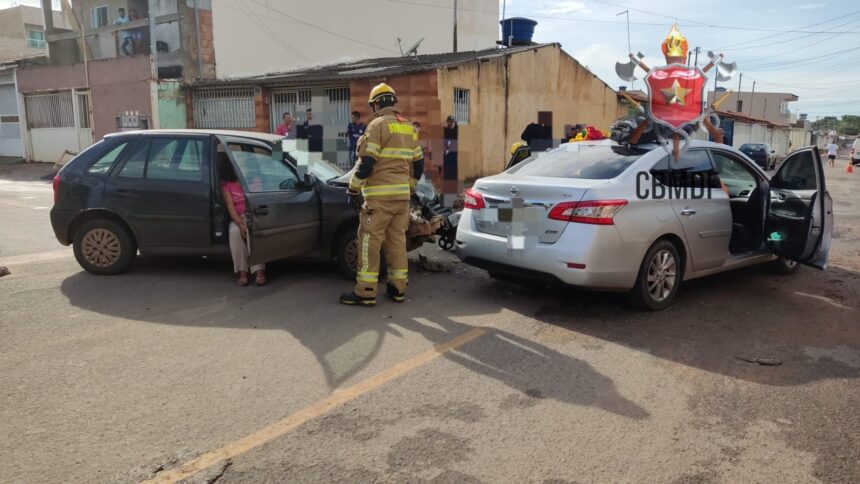 Acidente grave entre dois carros na Ceilândia