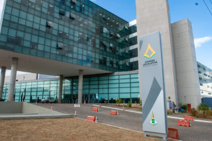 Aumento de 16% para auditores tributários é aprovado na CLDF