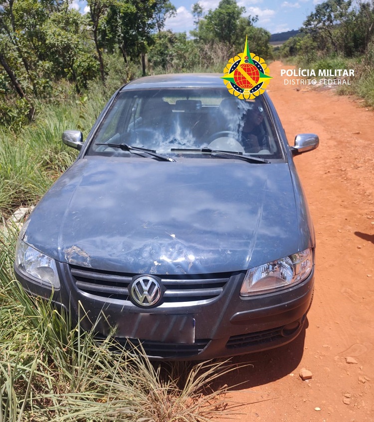 Policial militar de folga recupera veículo e apreende os autores