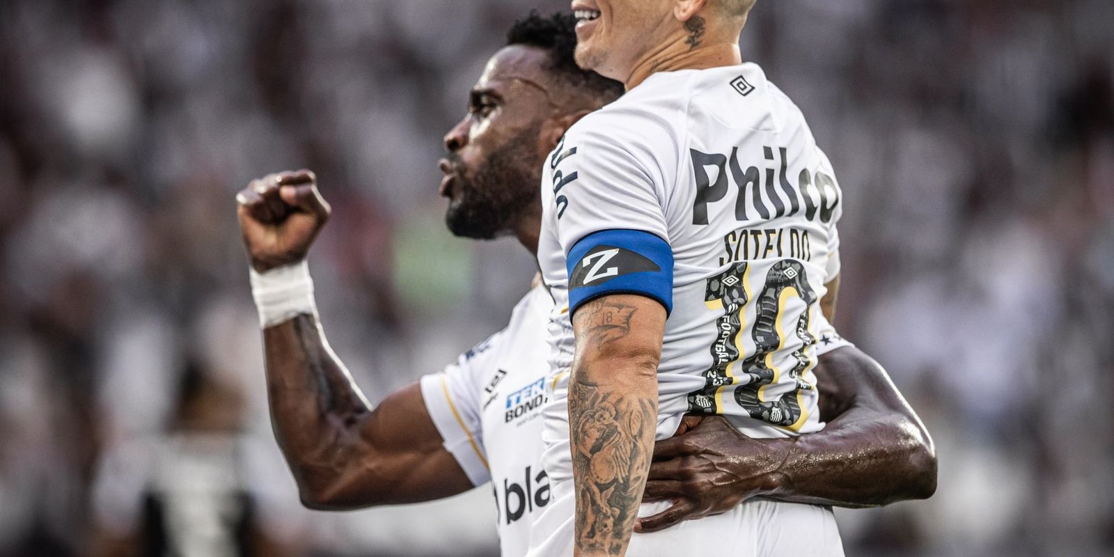 Bahia goleia o Corinthians, deixa o Z-4 e pressiona o alvinegro