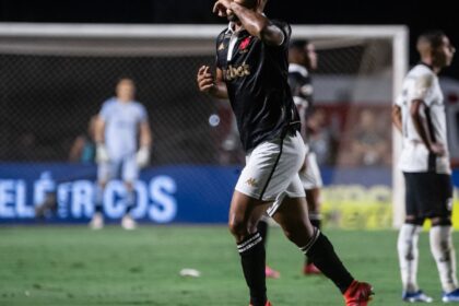 Vasco vence Botafogo por 1 a 0 e deixa Z4 do Brasileiro