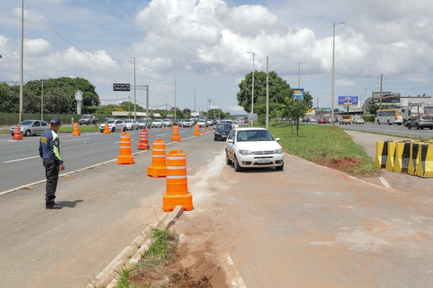 Linhas de ônibus têm trajeto alterado por conta de obras na EPTG