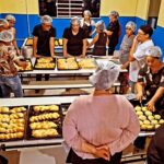 Moradores da Estrutural têm aulas gratuitas de culinária