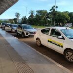 Operação Táxi Legal fiscaliza 350 veículos e orienta profissionais