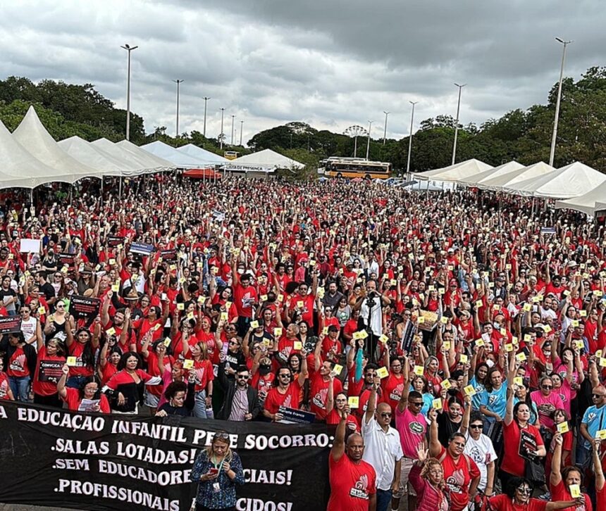 Sinpro-DF anuncia paralisação na quarta-feira