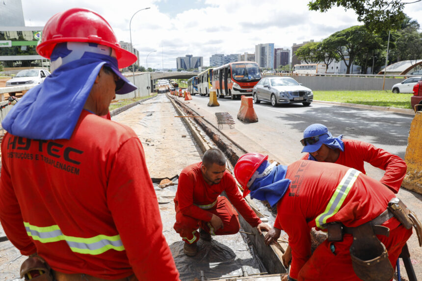 W3 Sul recebe pavimento rígido na altura das quadras 701 e 702