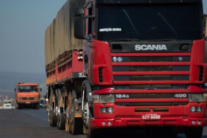 RJ aplica R$ 535 milhões em multas por transporte de carga irregular