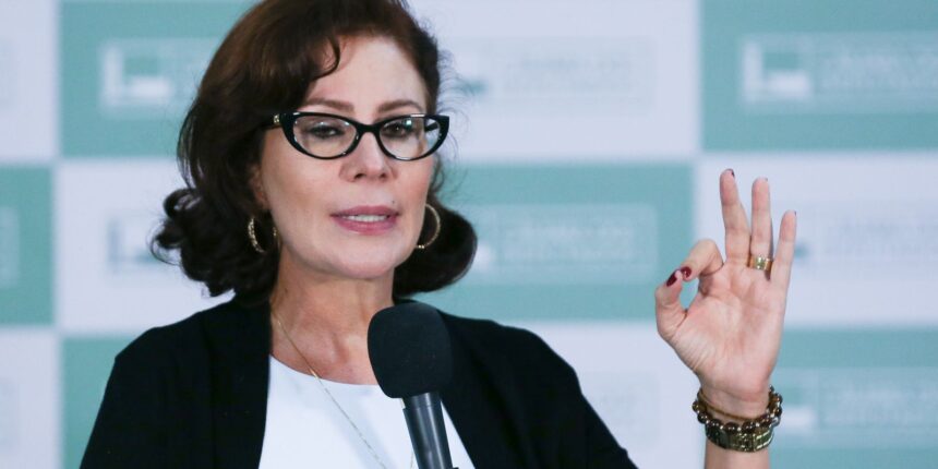 Dias Toffoli antecipa voto e STF tem maioria para condenar deputada