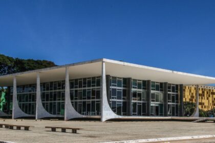 STF tem maioria para negar recurso e tornar Léo Índio réu