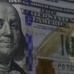 Dólar cai para R$ 5,80 após Trump falar em acordo com a China