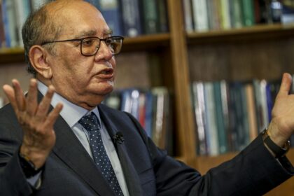 Gilmar Mendes recebe indígenas do povo Munduruku no STF