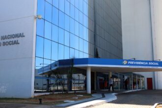 INSS: 13º antecipado injetará R$ 73,3 bi na economia; veja calendário