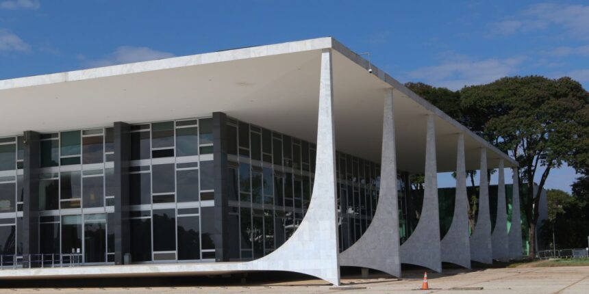 Maioria do STF nega recursos de deputados do PL que viraram réus