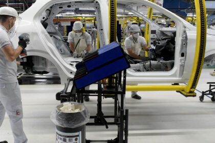 Confiança da indústria sobe em maio após dois meses de queda