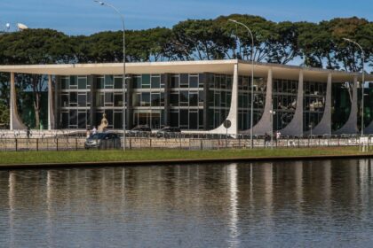 Moraes ouve testemunhas de Bolsonaro na ação do golpe