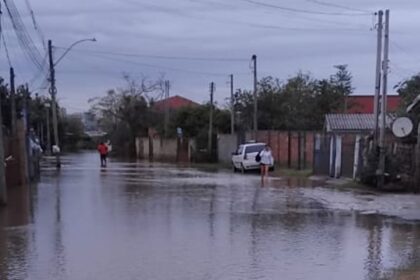 Vulnerável a cheias, ilha de Porto Alegre é atingida por chuvas