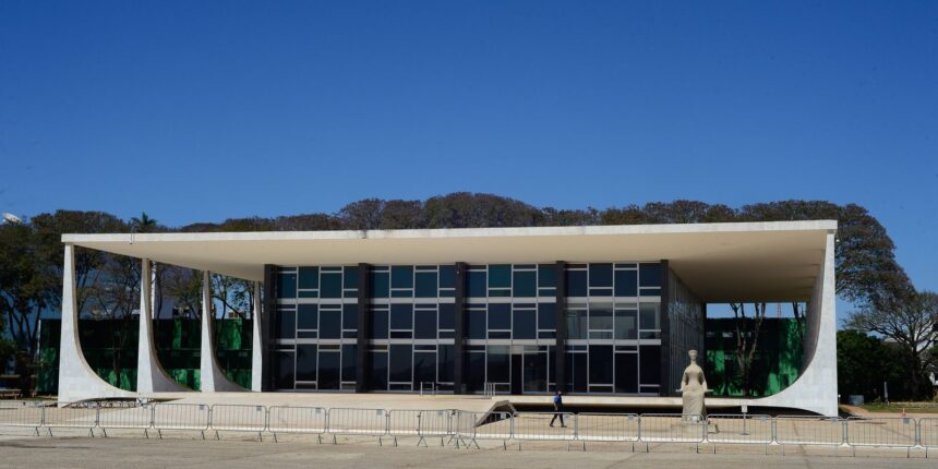 Embaixador diz que Martins não embarcou para os EUA com Bolsonaro