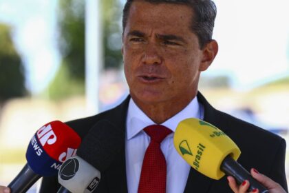 General diz ao STF que visitou acampamento golpista como cidadão