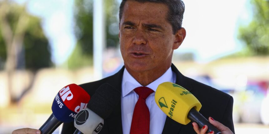 General diz ao STF que visitou acampamento golpista como cidadão