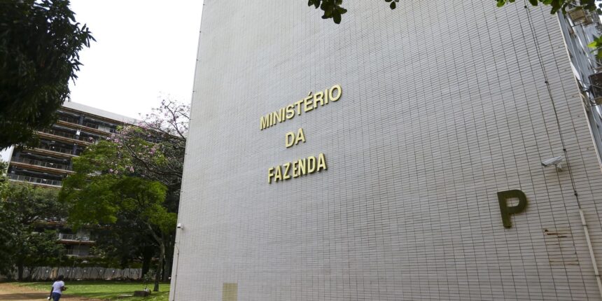 Ministério da Fazenda aumenta para 2,5% estimativa do PIB em 2025