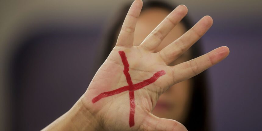 Mortes intencionais caem 5,4% no país em 2024; feminicídios sobem 19%