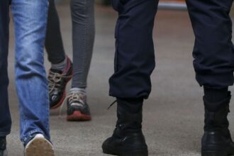 Tribunal de Contas suspende programa de escolas cívico-militares de MG