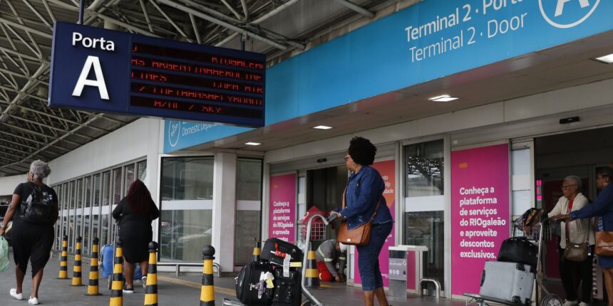 Aéreas flexibilizam remarcação de voos para RJ após operação policial