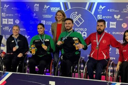 Tênis de mesa paralímpico: Thaís Severo leva ouro e prata na França