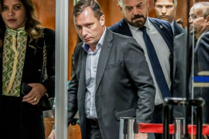 Trama golpista: Defesa de Mauro Cid pede ao STF extinção da pena