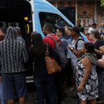 "Entrei na estação para fugir dos tiros", conta moradora do Rio