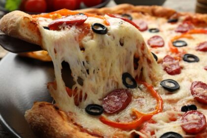 Como fazer massa de pizza caseira