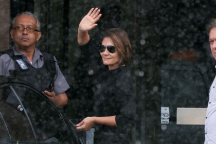 Bolsonaro recebe a ex-primeira-dama Michelle na PF