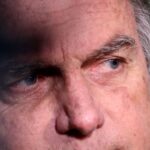 Bolsonaro tem crise de soluço e passa por atendimento médico na prisão