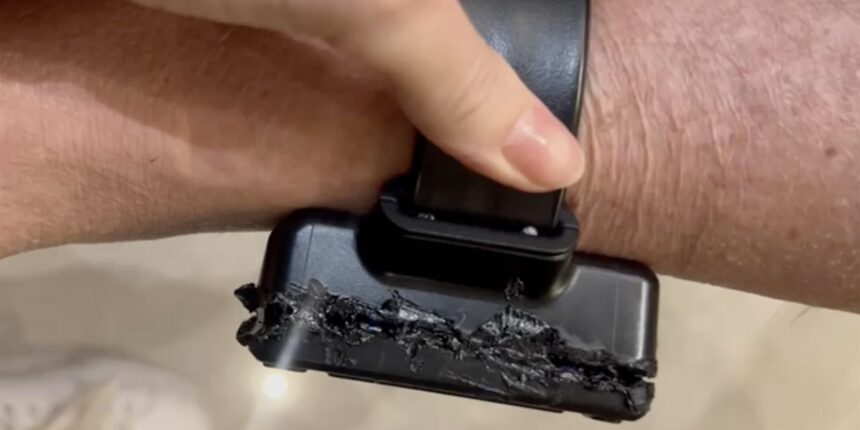 Bolsonaro usou ferro de solda para tentar abrir tornozeleira