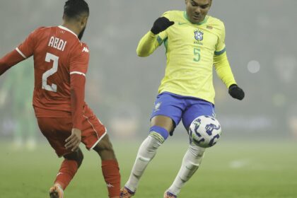 Brasil desperdiça pênalti e não passa de empate com Tunísia