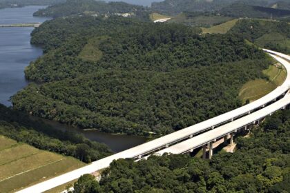 Caminhão interdita Rodoanel em São Paulo e PM é acionada