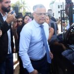 Defesa de Bolsonaro diz que tornozeleira humilha e nega plano de fuga