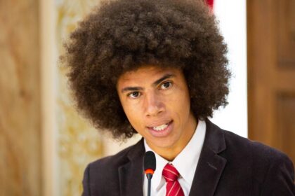 Deputado do PR filmado em briga de rua diz que sofreu racismo