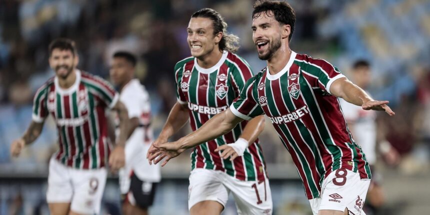 Fluminense goleia São Paulo e confirma presença na Copa Libertadores