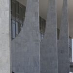 Governo sanciona proibição do uso de linguagem neutra em órgão público