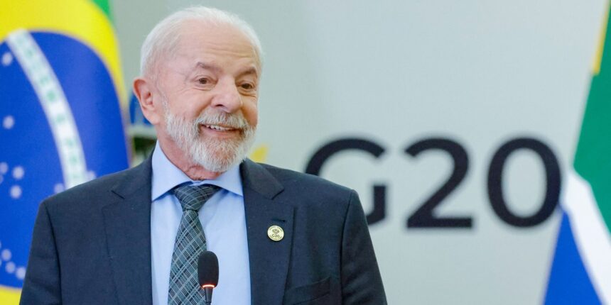 Lula recebe título de doutor honoris causa em Moçambique