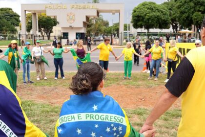 Médico e advogados visitam Bolsonaro antes de audiência de custódia