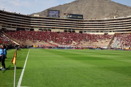 Ônibus atrasa e final da Liberadores começará às 18h30 (de Brasília)
